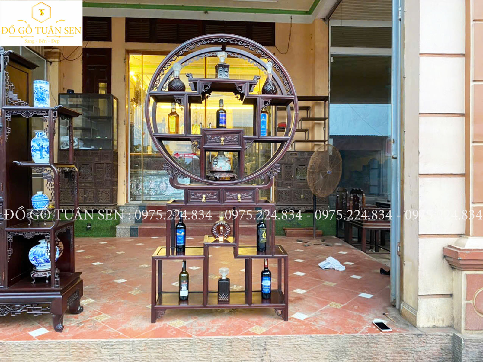 Tủ bày đồ tròn - tủ bày đồ rượu 